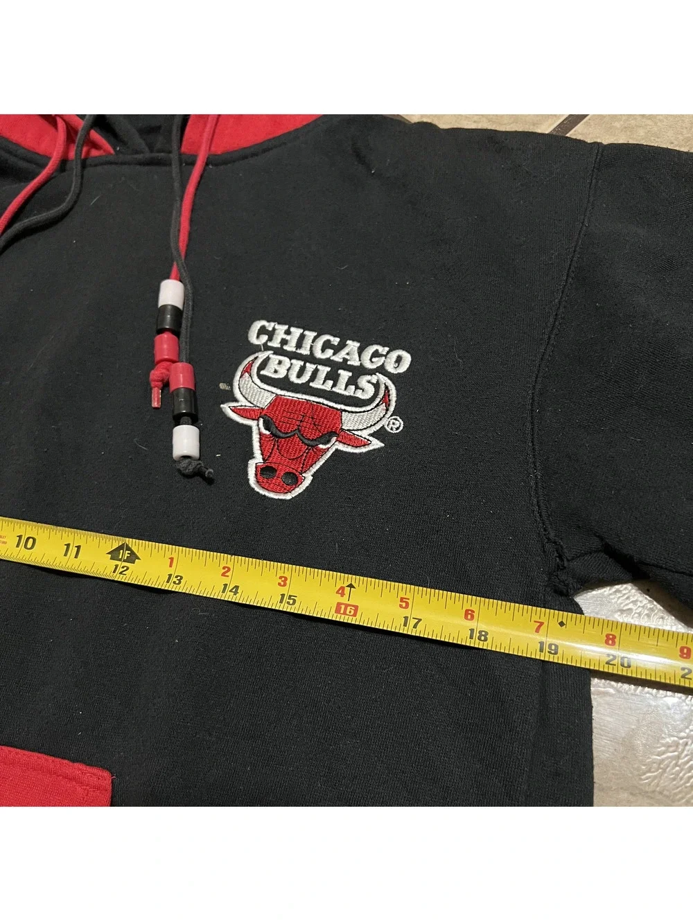 Vintage Starter NBA Chicago Bulls 90s Layered Beaded Hoodie Youth 23x19 Sports